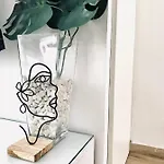 Elite - Art Collection - Frida דירה