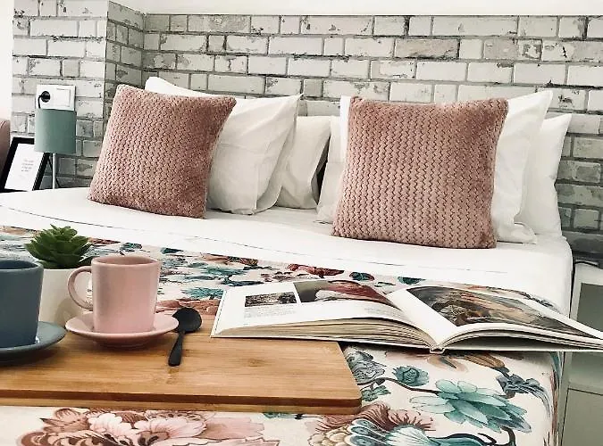 Elite - Art Collection - Frida Apartment